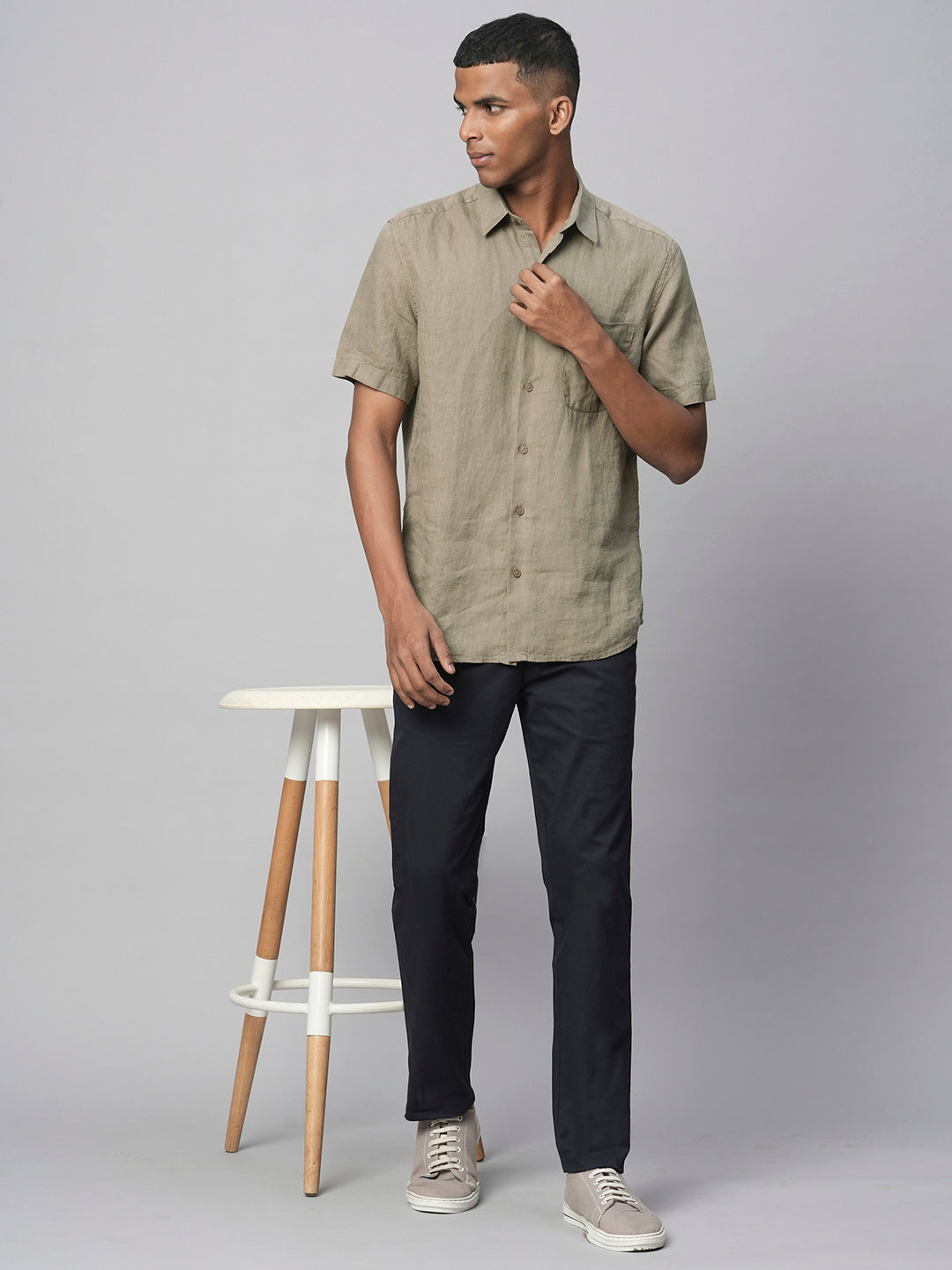 Men's Brown 100% Linen Regular Fit Short Sleeved Shirt