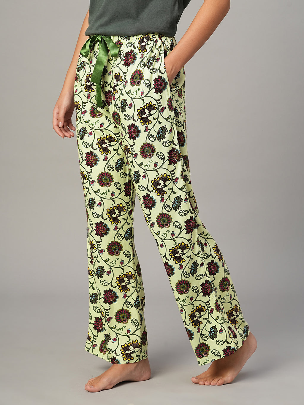 Women's Cream 100% Viscose Regular Fit Pyjama