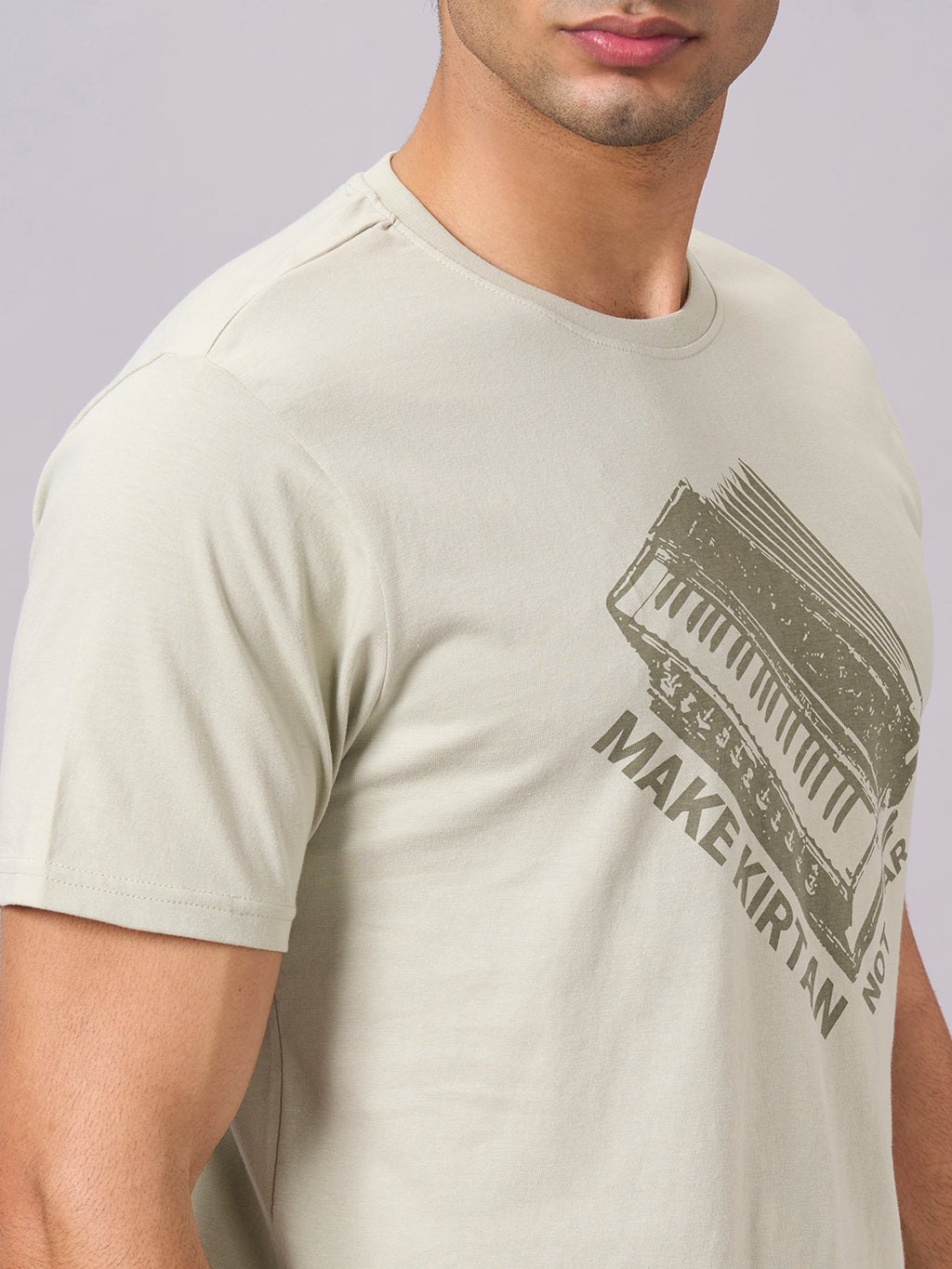 Men's Green 100% Organic Cotton Regular Fit Tshirt