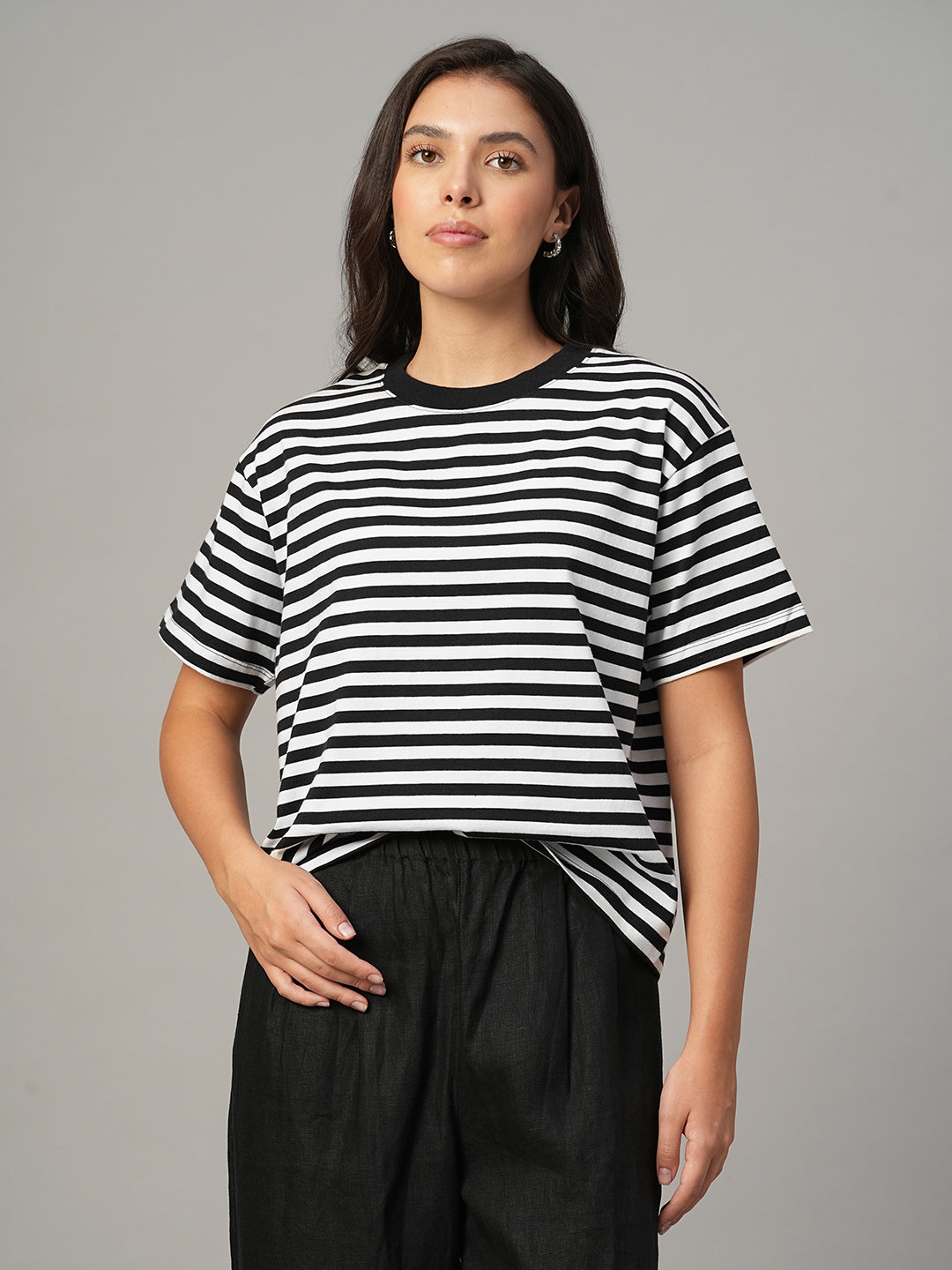 Women's Black 100% Organic Cotton Regular Fit Tshirt