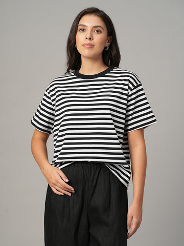 Women's Black 100% Organic Cotton Regular Fit Tshirt