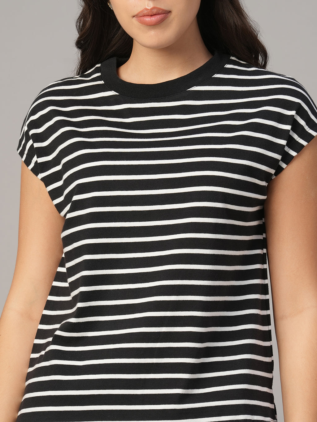 Women's Black 100% Organic Cotton Regular Fit Tshirt