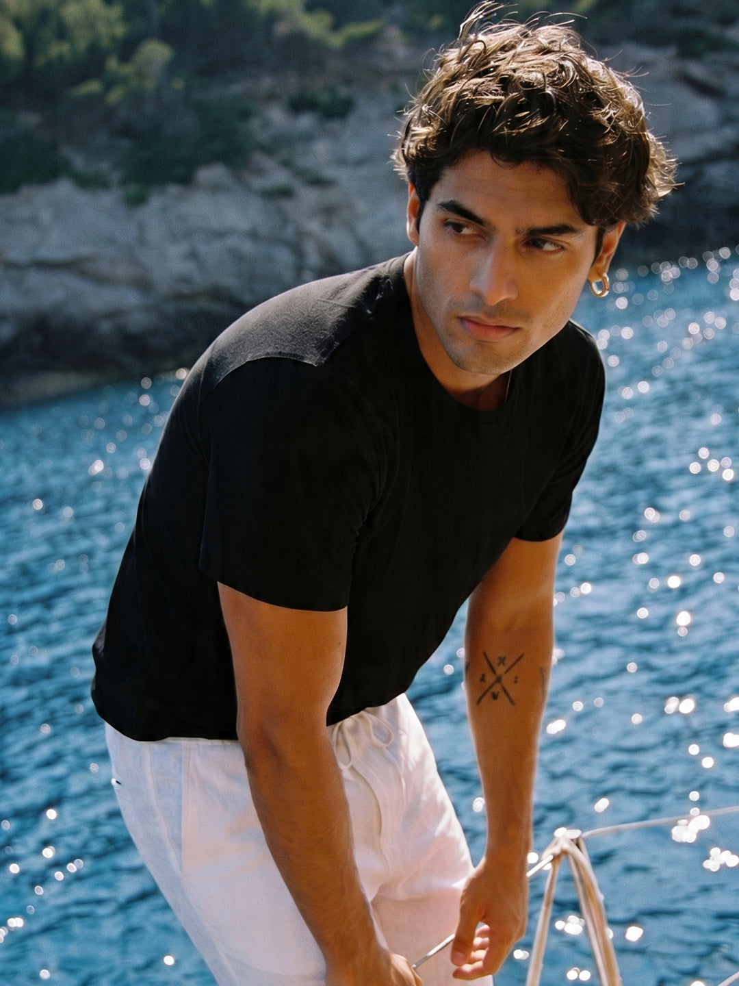 Men's Black Cotton Bamboo Elastane Regular Fit Tshirt