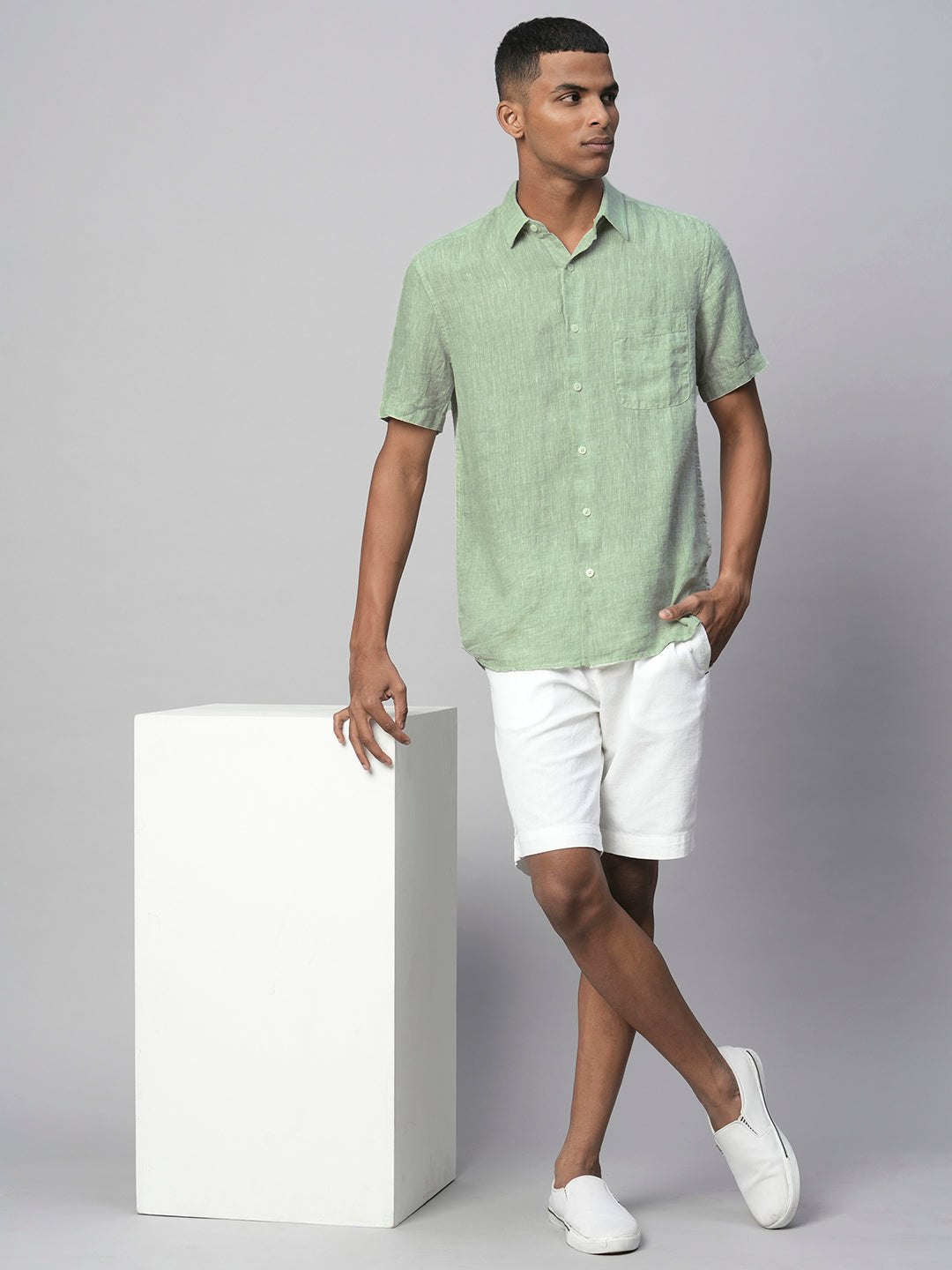 Men's 100% Linen Pista Green Regular Fit Short Sleeved Shirt