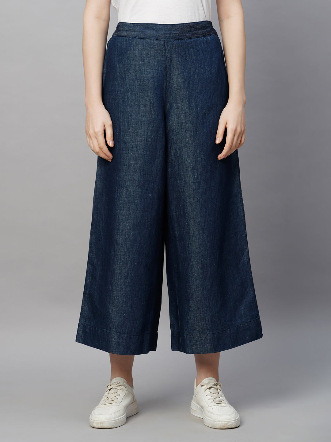 New Standard Jeans | Japanese Raw Selvedge Indigo Denim | A.P.C.  Ready-to-Wear