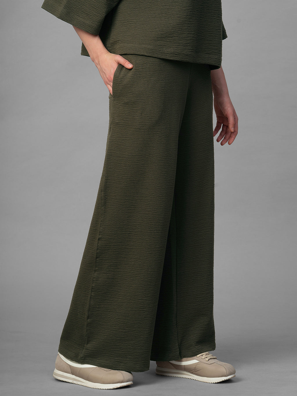 Women's Brown Cotton Elastane Loose Fit Knit Pant