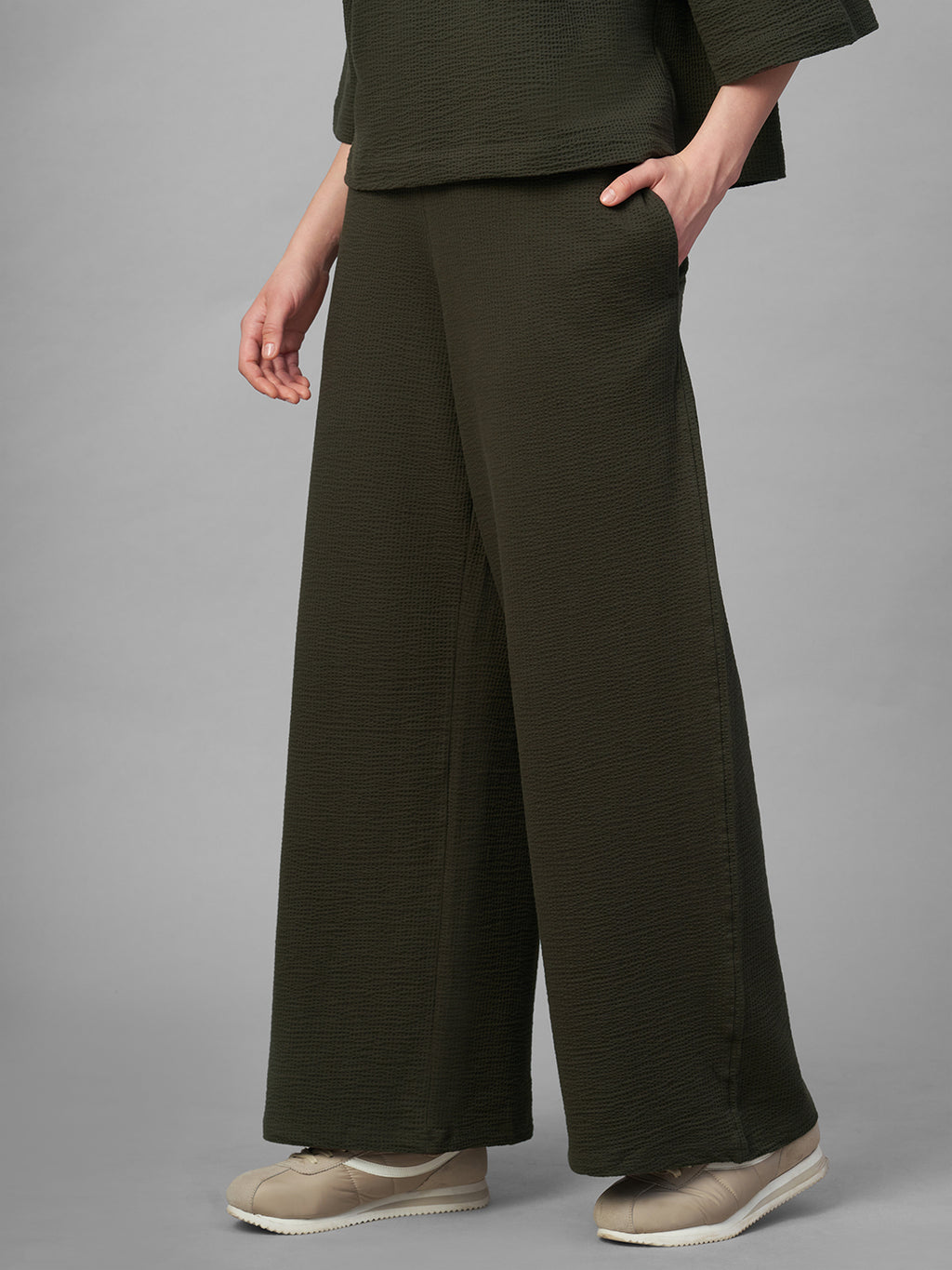 Women's Brown Cotton Elastane Loose Fit Knit Pant
