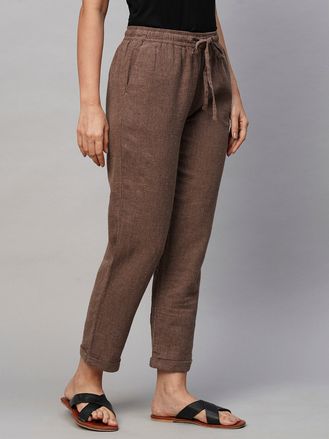 brown linen pants outfit casual  Linen pants women Brown linen pants  Outfit inspiration women