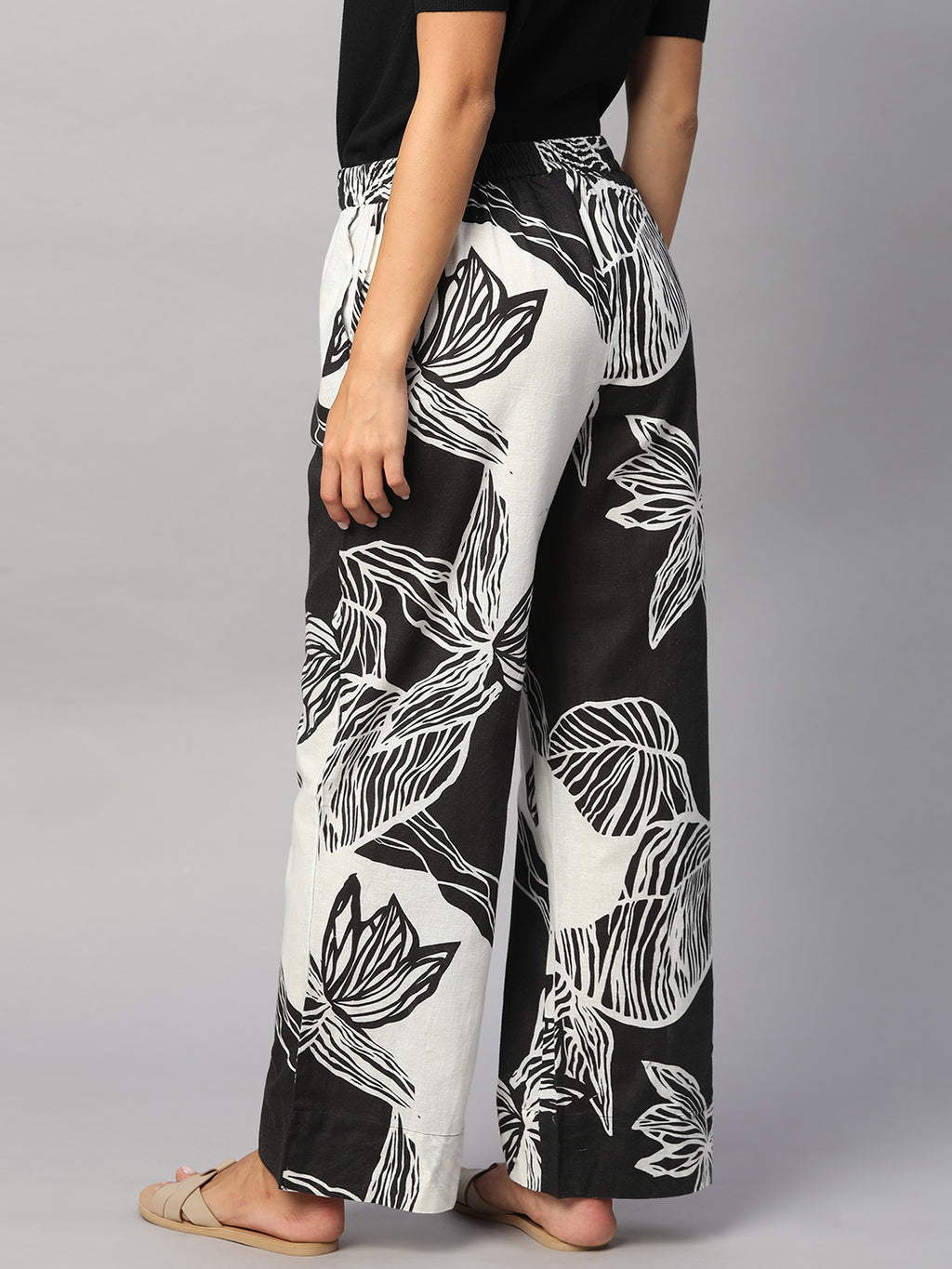 Women's White/Black Cotton Flax Regular Fit Pant