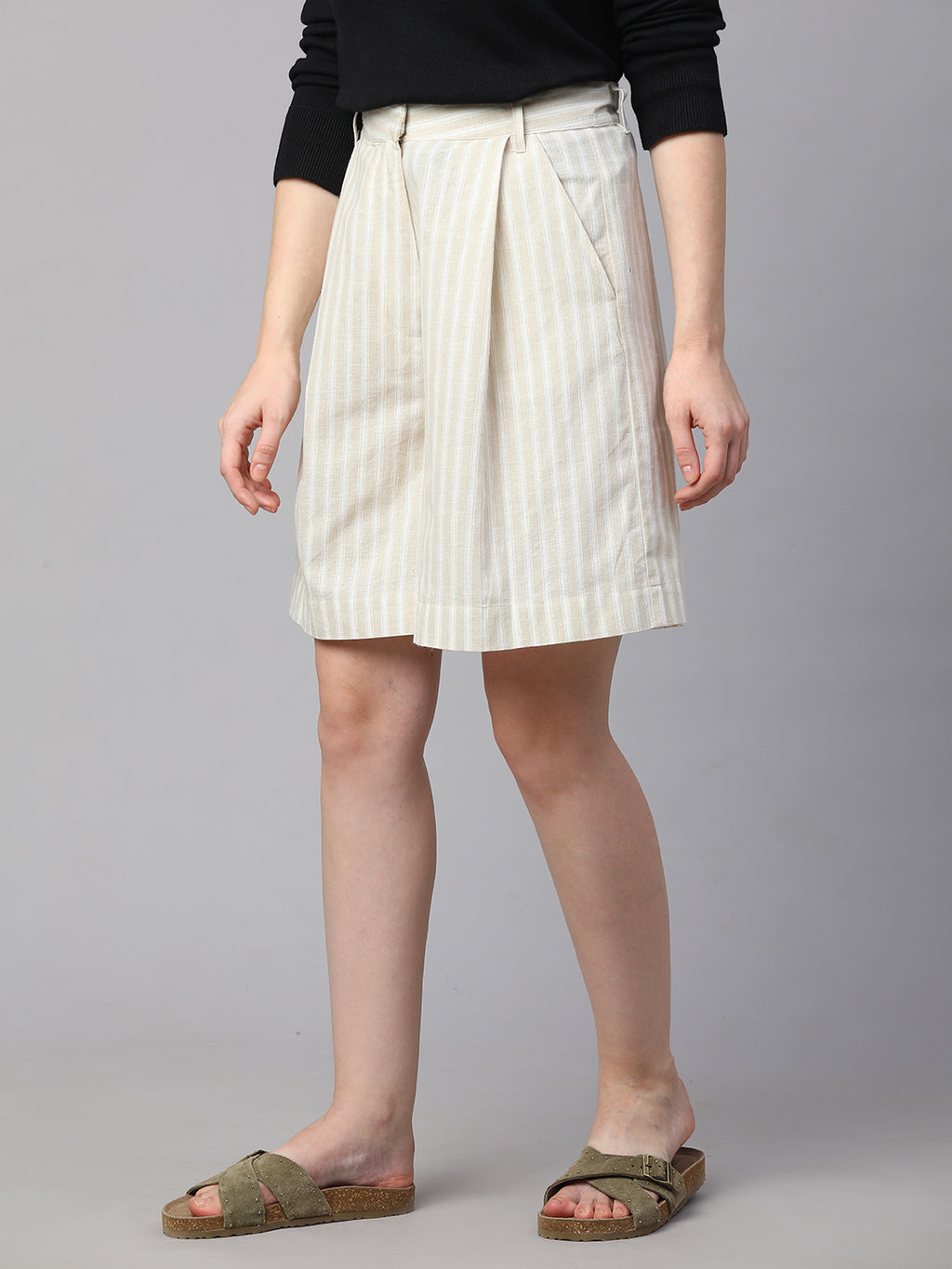 Women's Khaki Cotton Linen Regular Fit Shorts