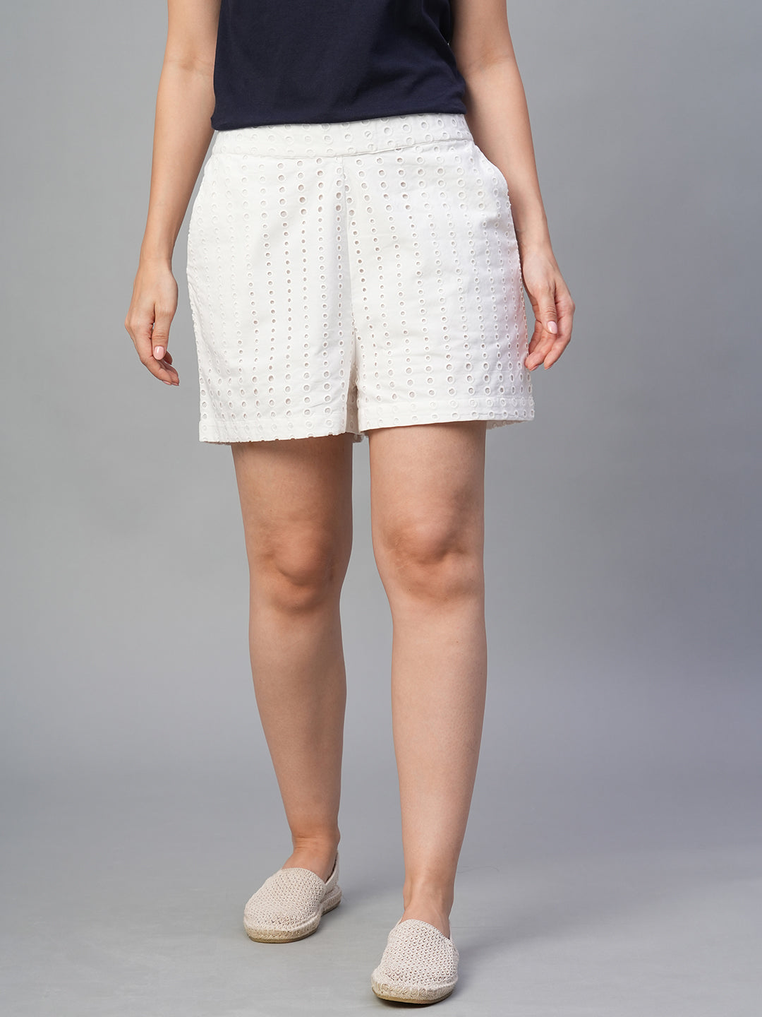 Women's White 100% Cotton Regular Fit Shorts