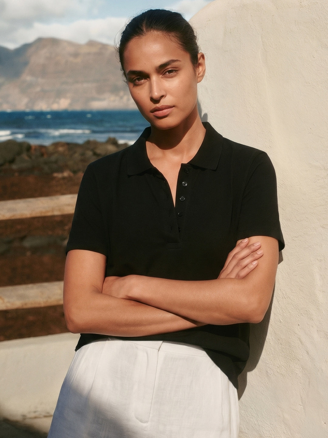 Women's Black 100% Organic Cotton Regular Fit Tshirt