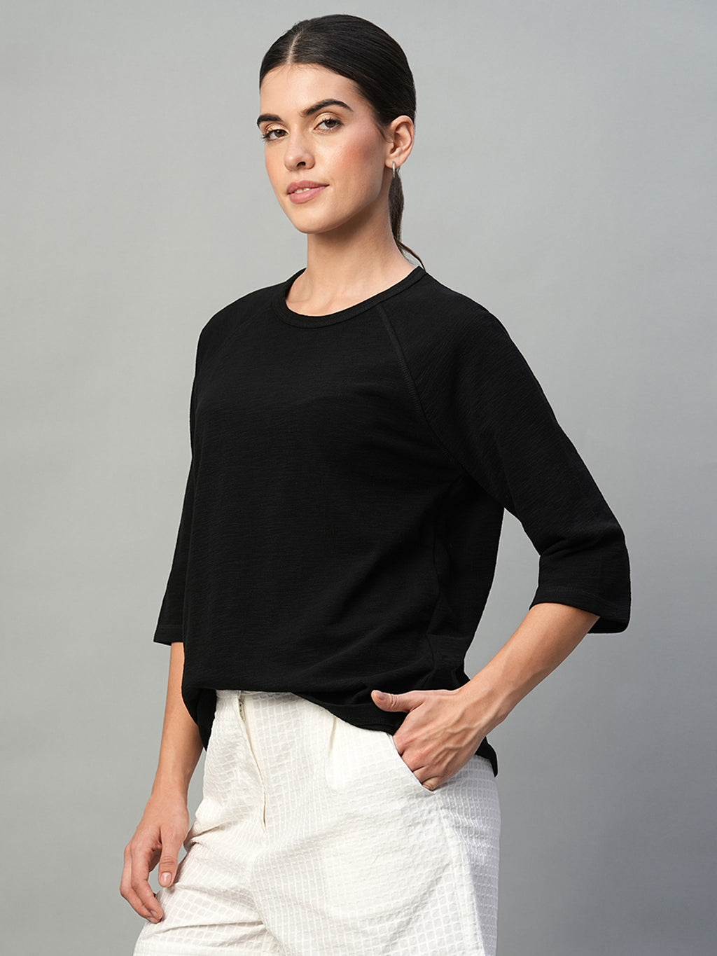 Women's Black 100% Cotton Regular Fit Tshirt
