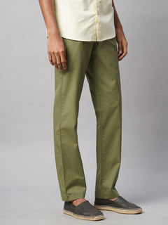 Men’s Cotton Lycra Regular Fit Side And Back Pockets Pant Olive