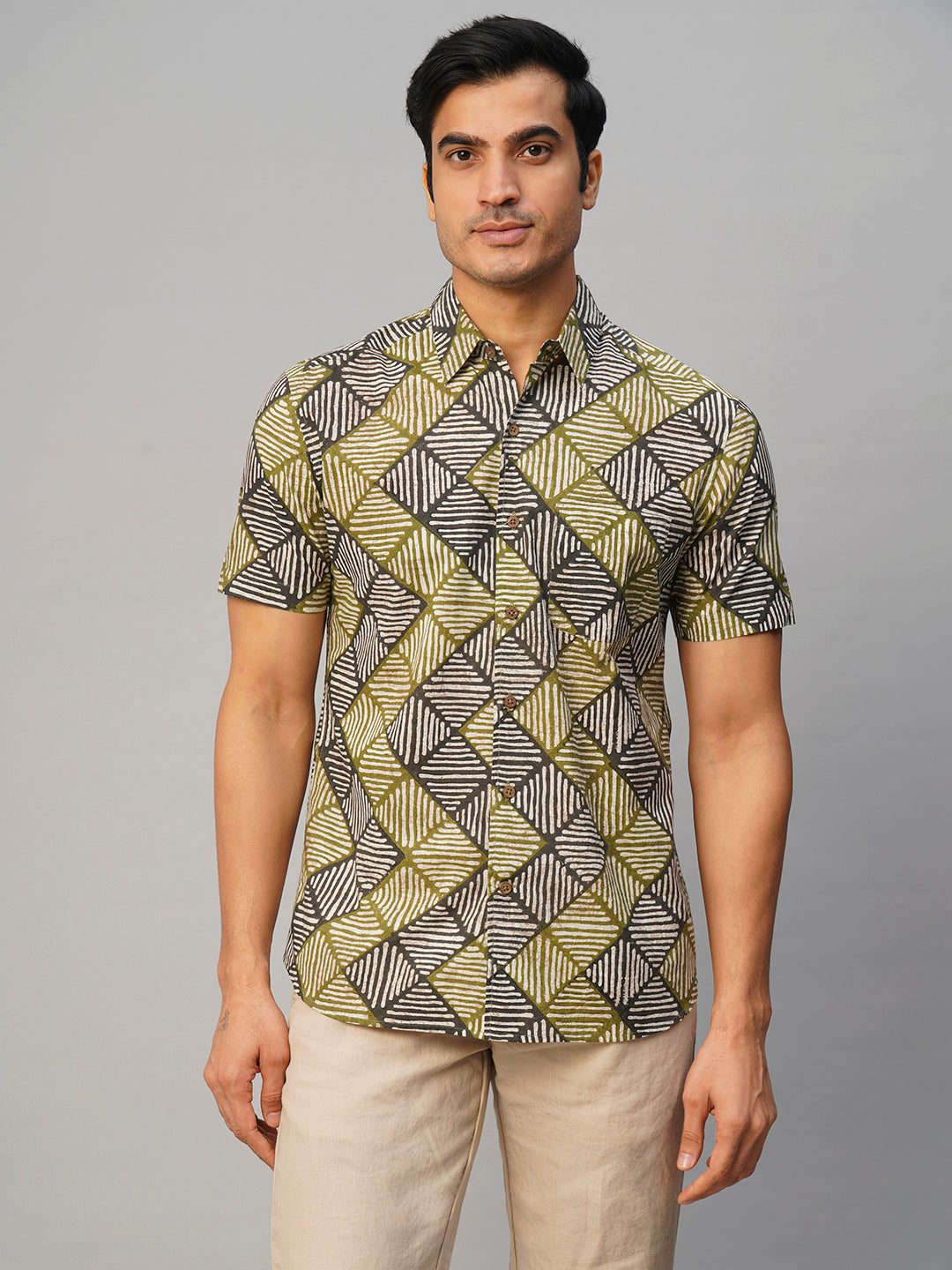 Men's Cotton Batik Printed Regular Fit Olive/Black Shirt