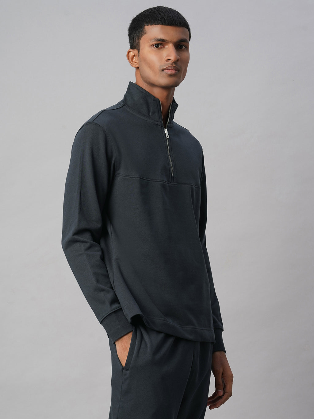 Men's Navy Cotton Polyester Regular Fit Tshirt