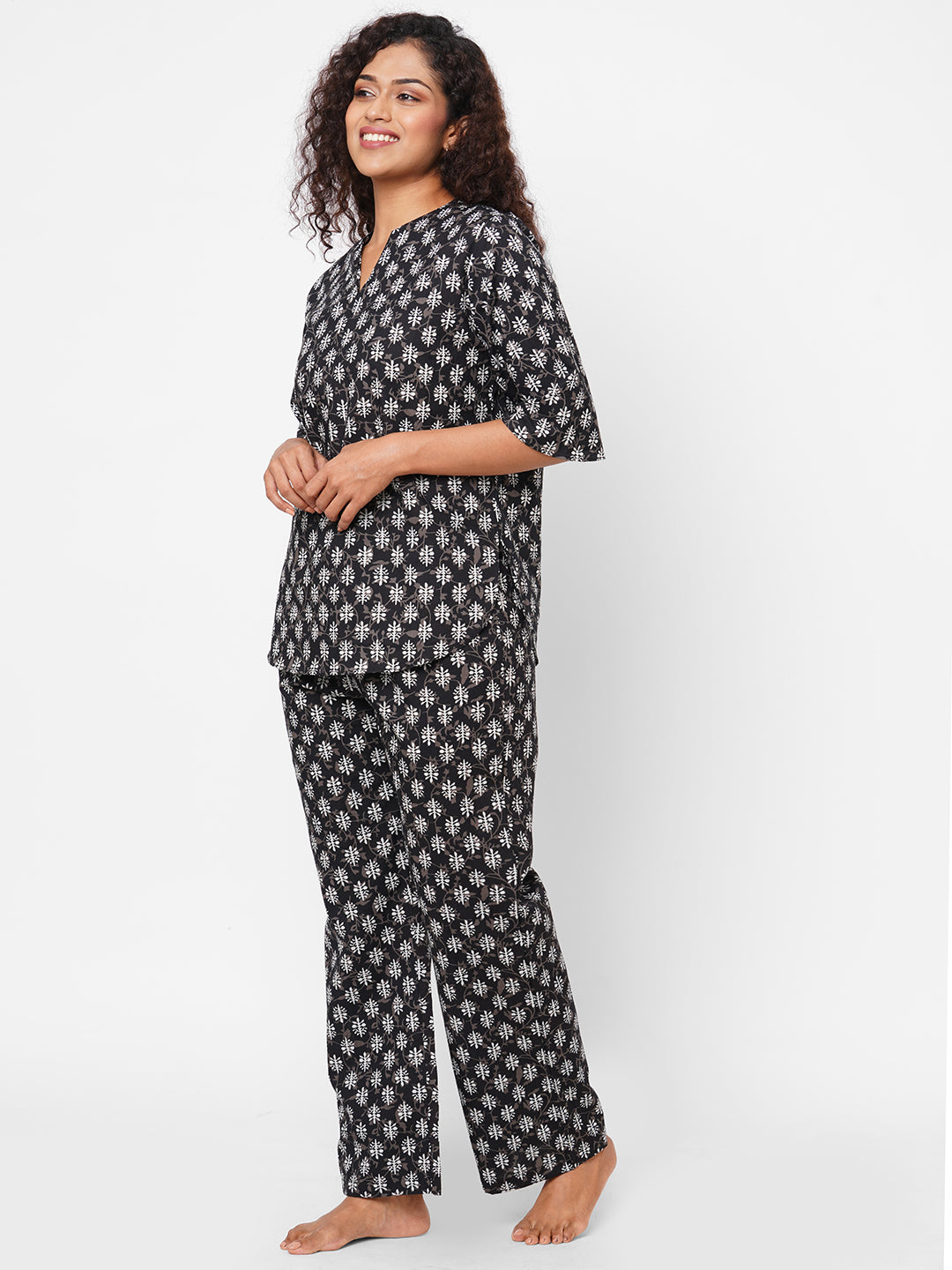 Women's Cotton Black Regular Fit Pyjama Suit